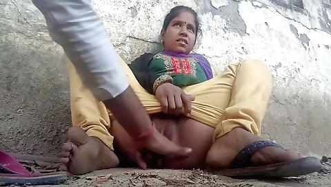 Indian brunette with big boobs fingered and fingered