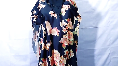 Hardcore indian babe in the village housewife pose is having sex