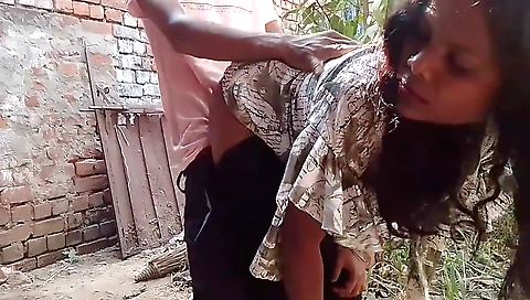 Indian girl fucked in forest in amateur outdoor porn