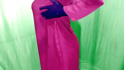 Indian girl in sexy lingerie masturbates her pussy